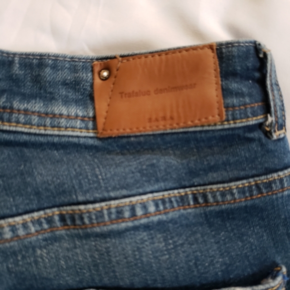 Zara Trafaluc dark wash distressed  jeans - Picture 6 of 15